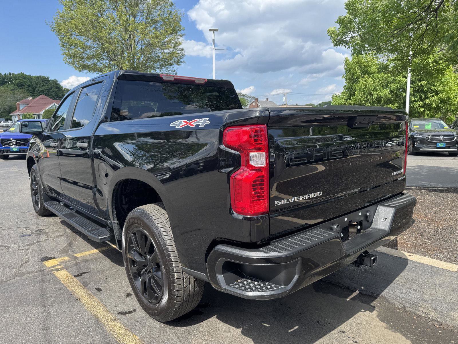Certified 2022 Chevrolet Silverado 1500 Custom AWD/4WD image 4