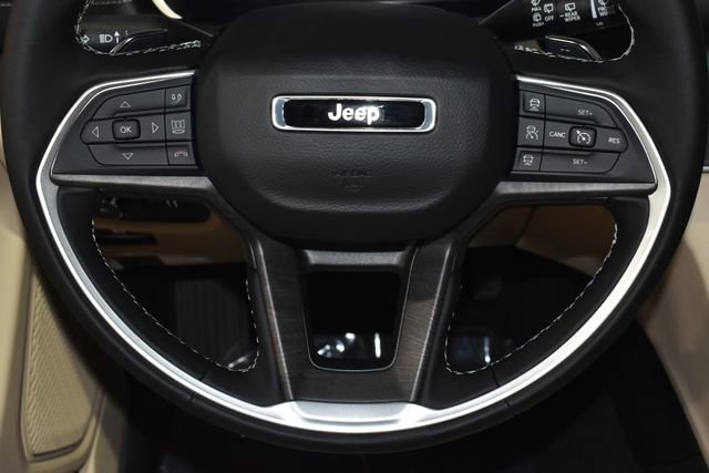 New 2025 Jeep Grand Cherokee Limited w/ Trailer Tow Package image 24