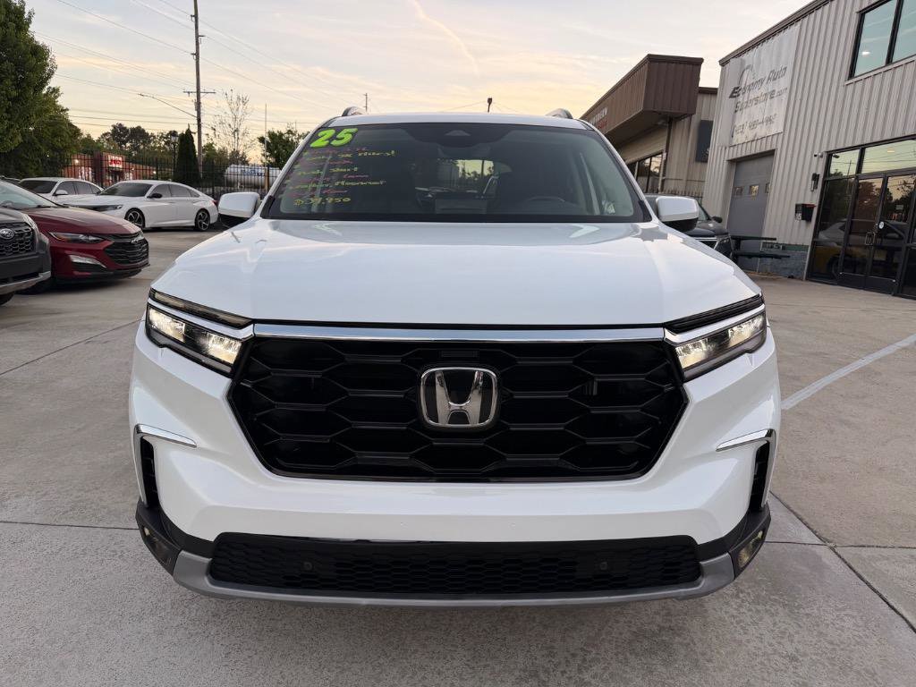 Used 2025 Honda Pilot Touring image 21