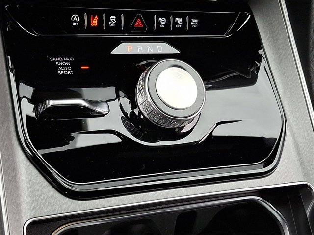 New 2025 Jeep Wagoneer 4WD w/ Convenience Group I image 13