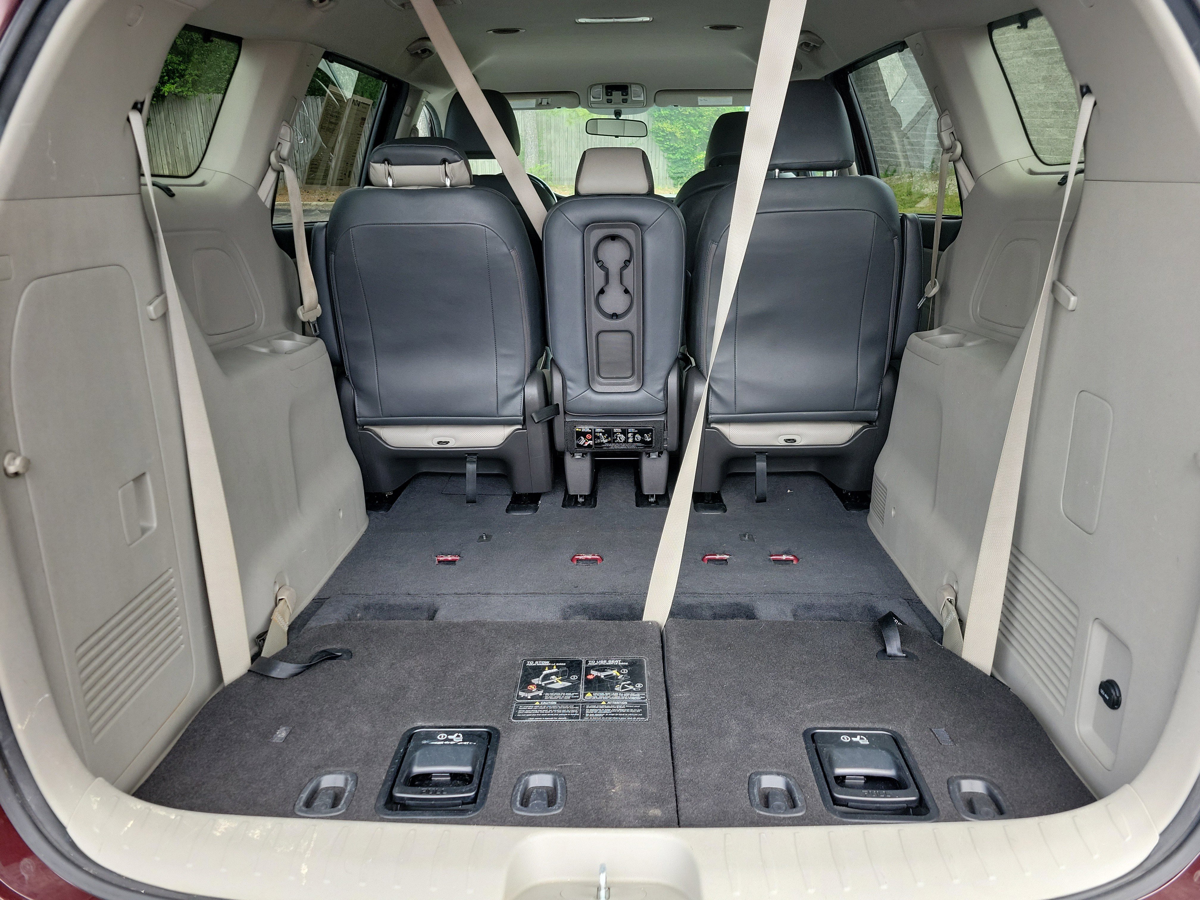 Used 2017 Kia Sedona LX w/ LX Essentials Premium Package FWD image 9