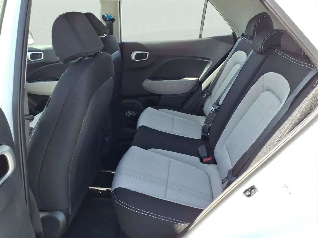 New 2026 Hyundai Venue SEL FWD image 11