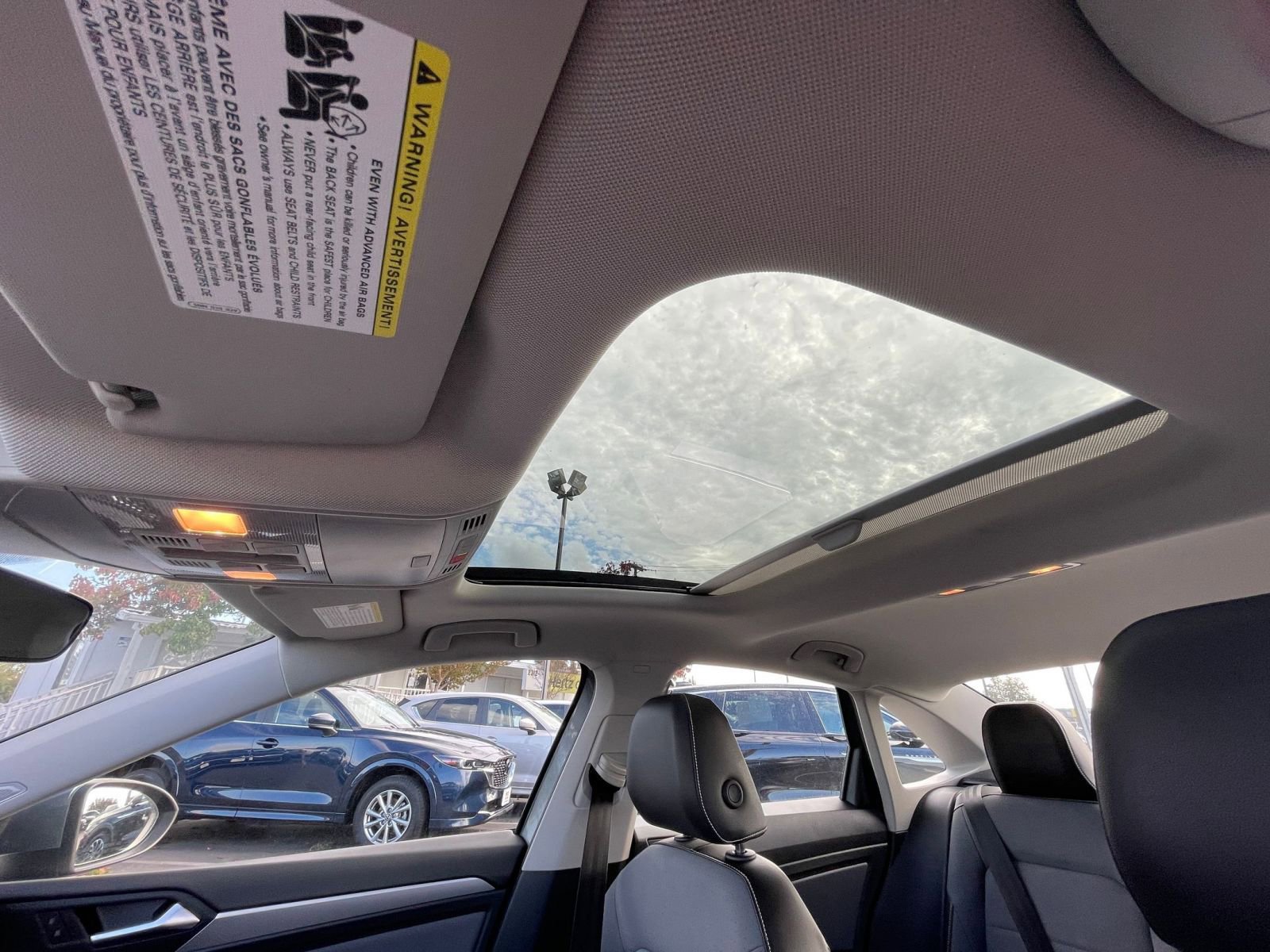 Used 2025 Volkswagen Jetta SE image 28