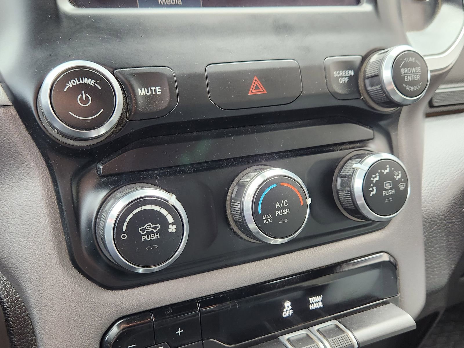 Used 2023 RAM 2500 Big Horn w/ Level 1 Equipment Group image 20