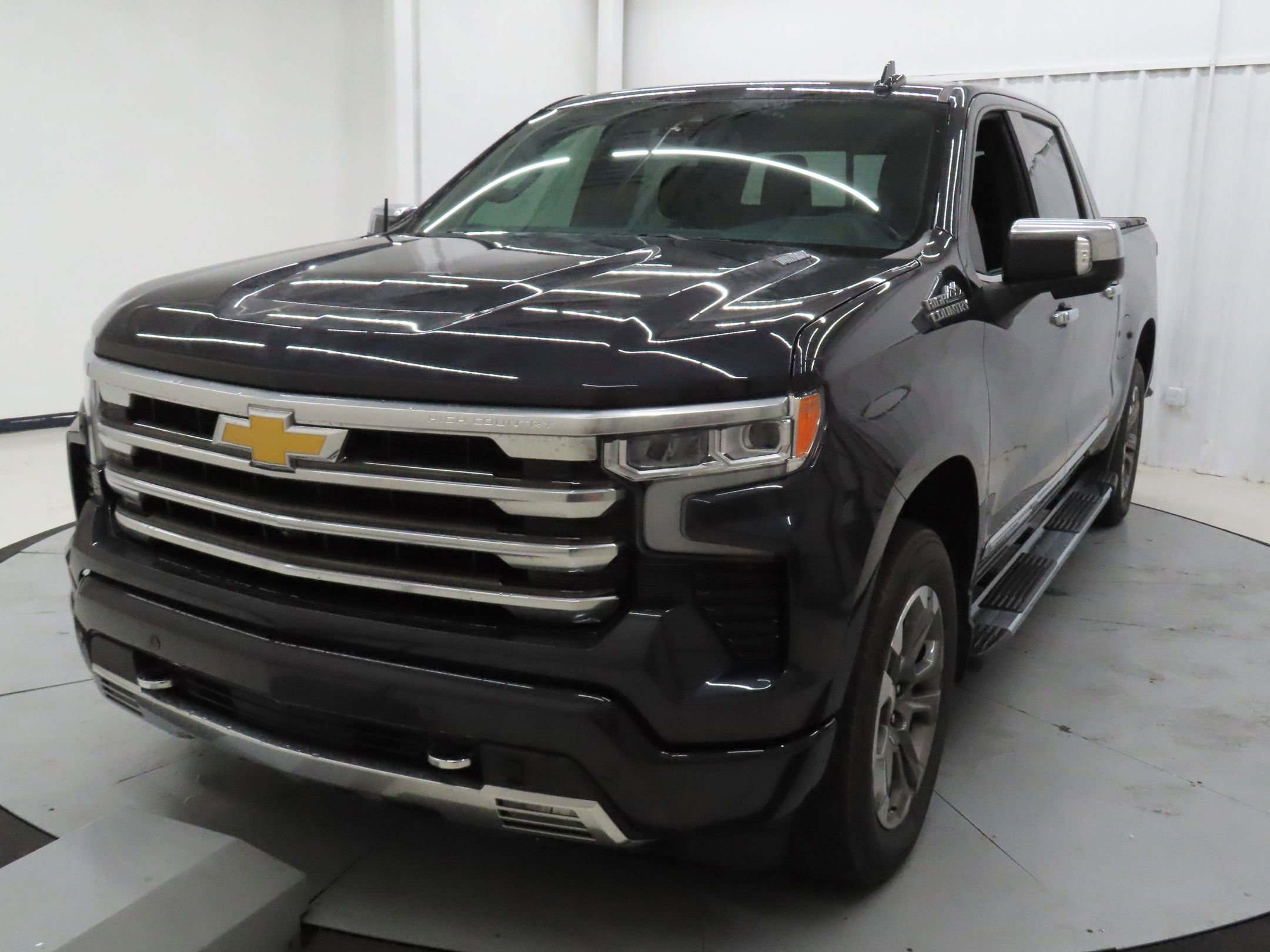 Used 2023 Chevrolet Silverado 1500 High Country image 7