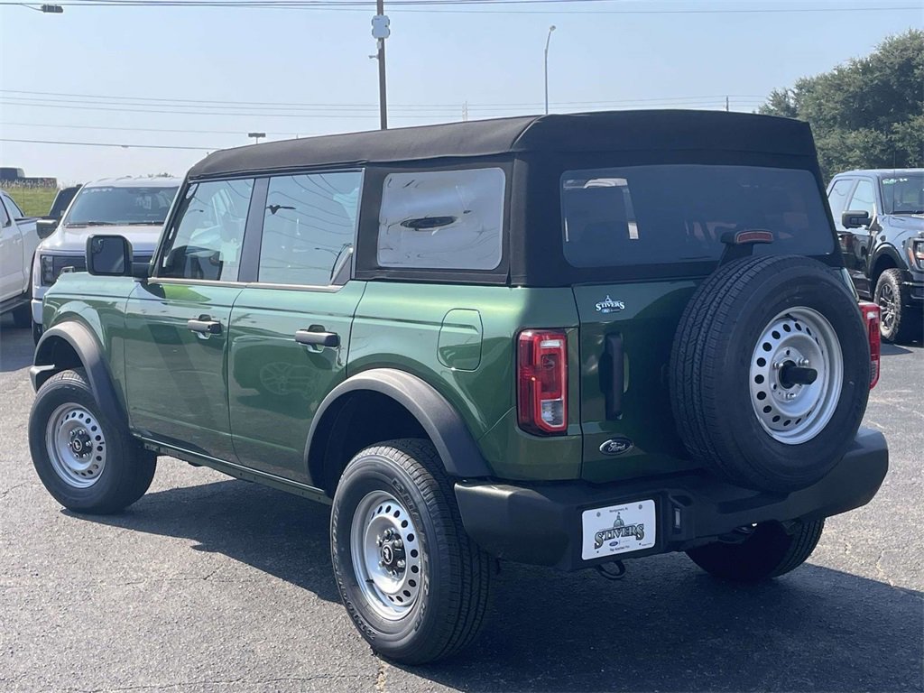 New 2025 Ford Bronco Base image 5