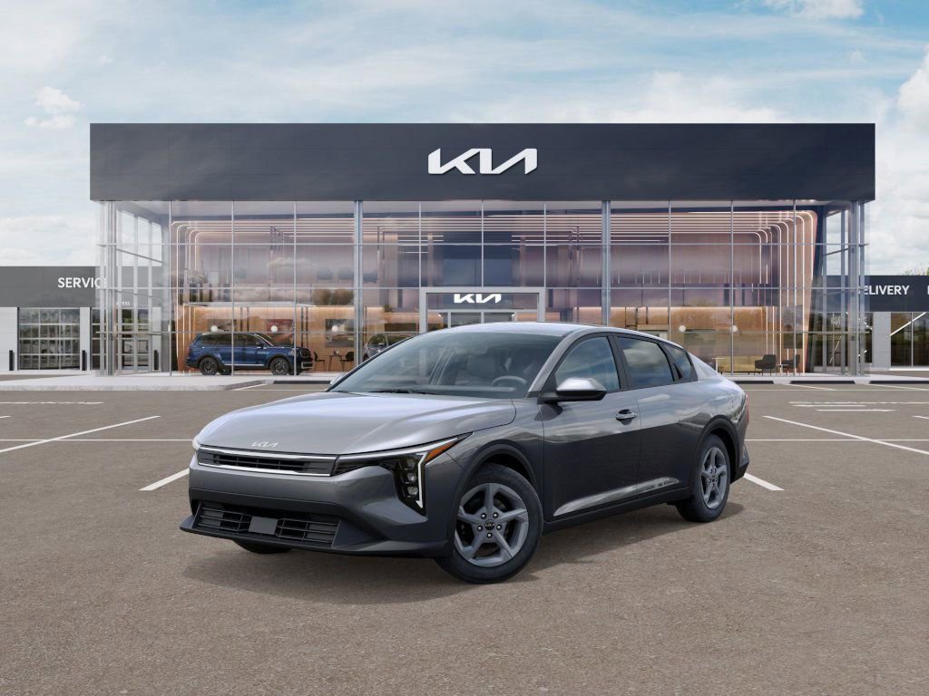 New 2025 Kia K4 LXS image 1