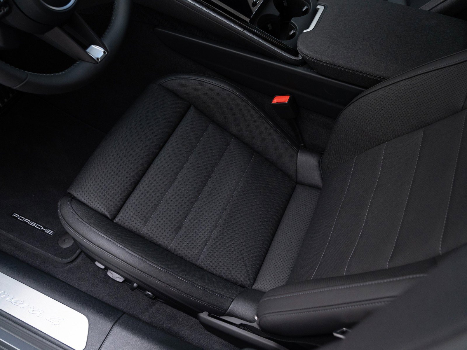 New 2026 Porsche Panamera 4 image 16