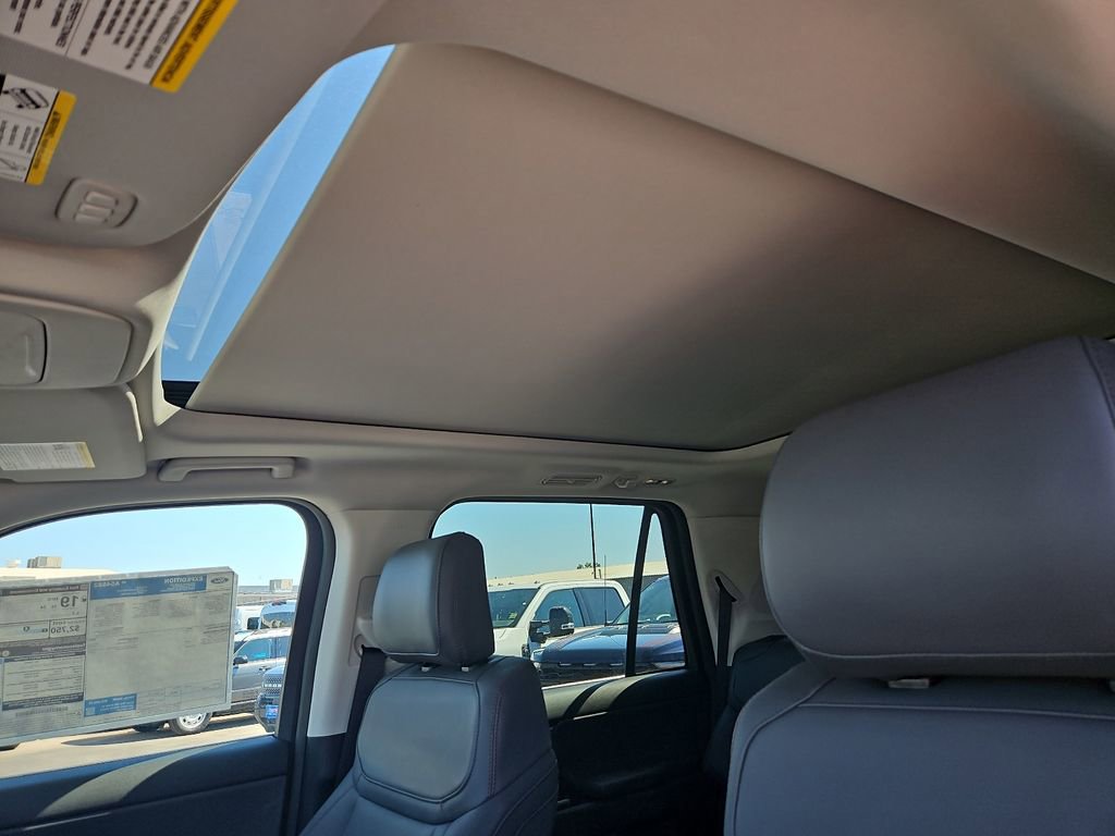 New 2025 Ford Expedition Active image 22