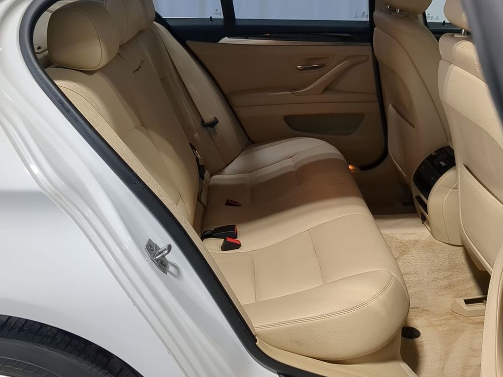 Used 2015 BMW 528i xDrive Sedan image 30