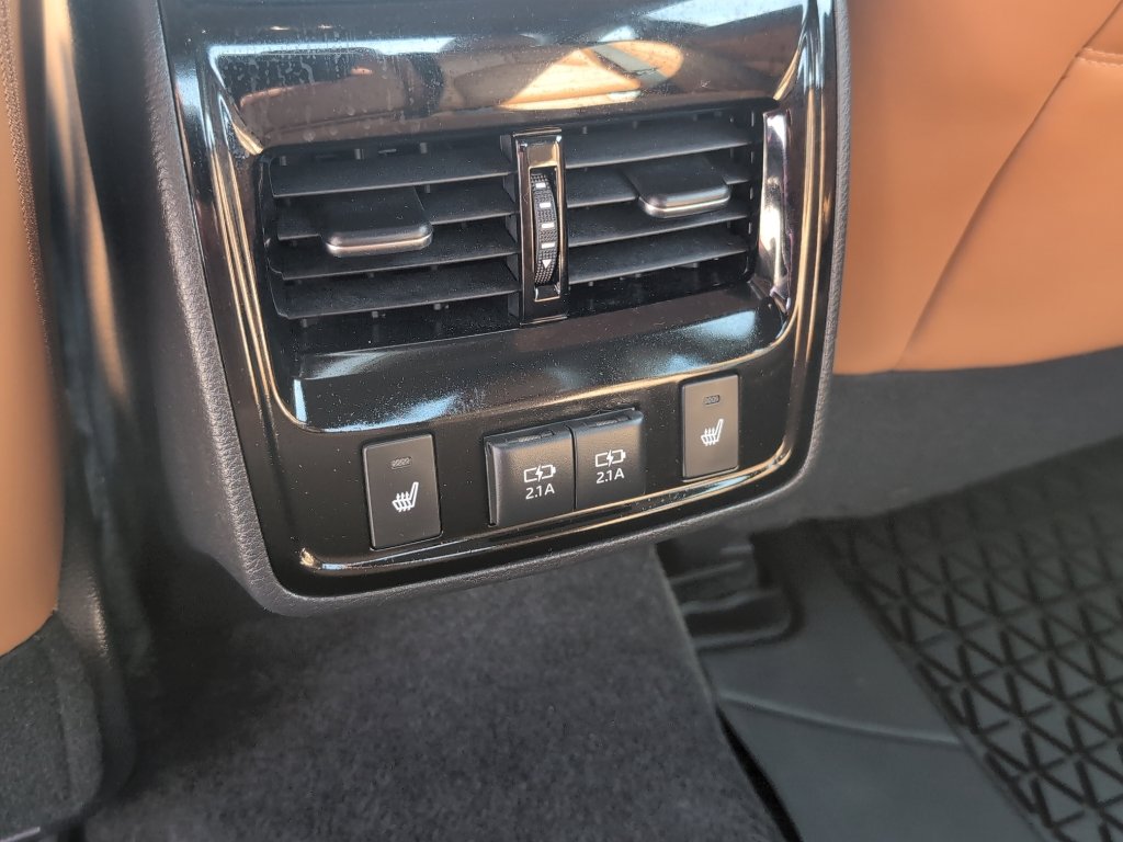 Used 2019 Toyota Avalon Limited w/ All Weather Liner Package FWD image 17