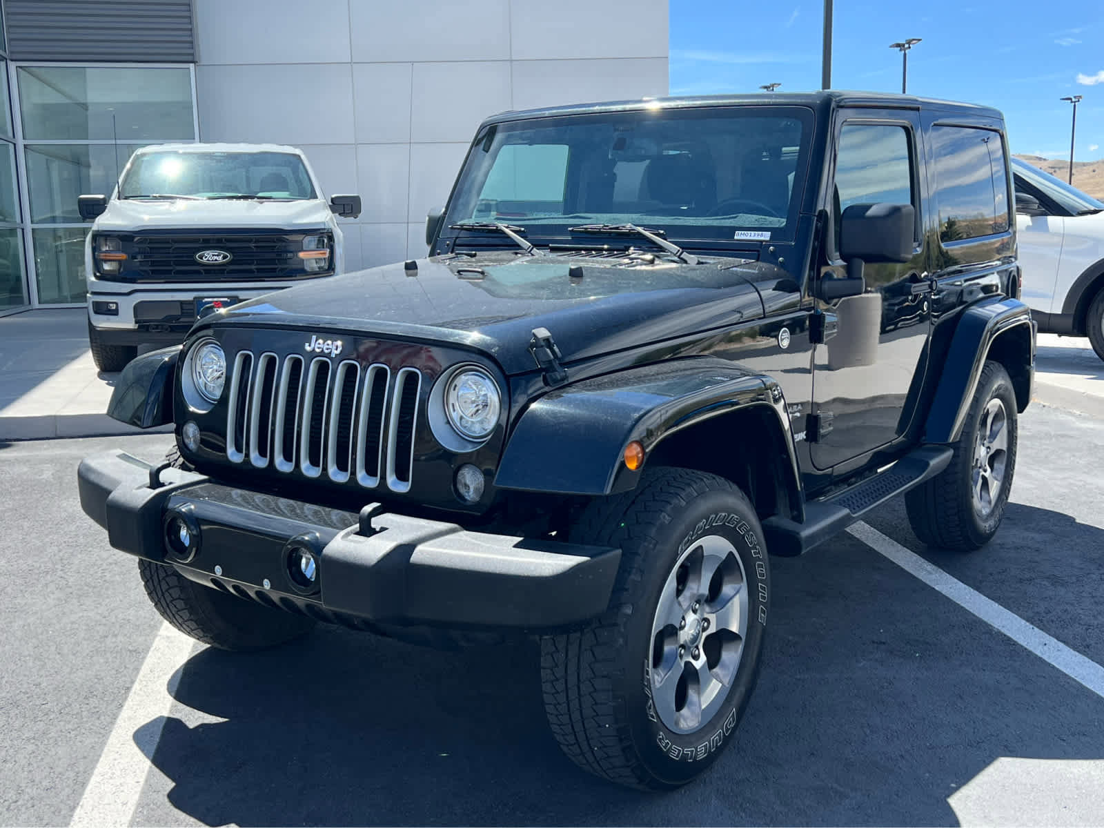 Used 2018 Jeep Wrangler Sahara w/ Connectivity Group image 2