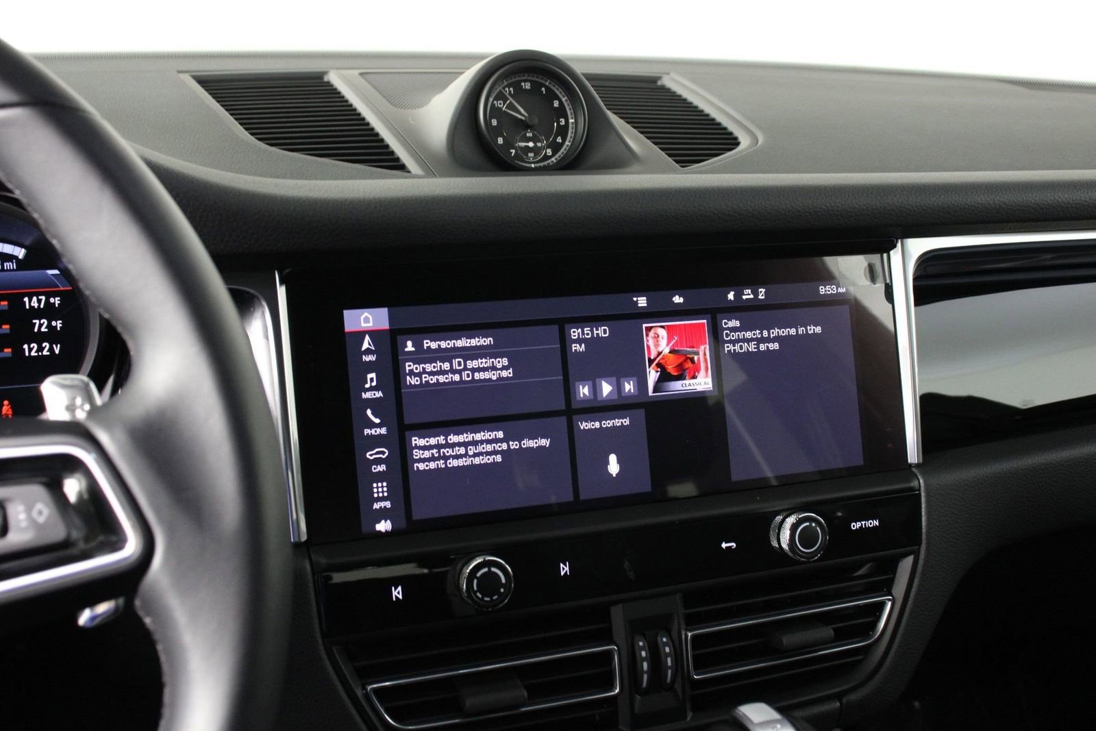 Certified 2025 Porsche Macan image 13