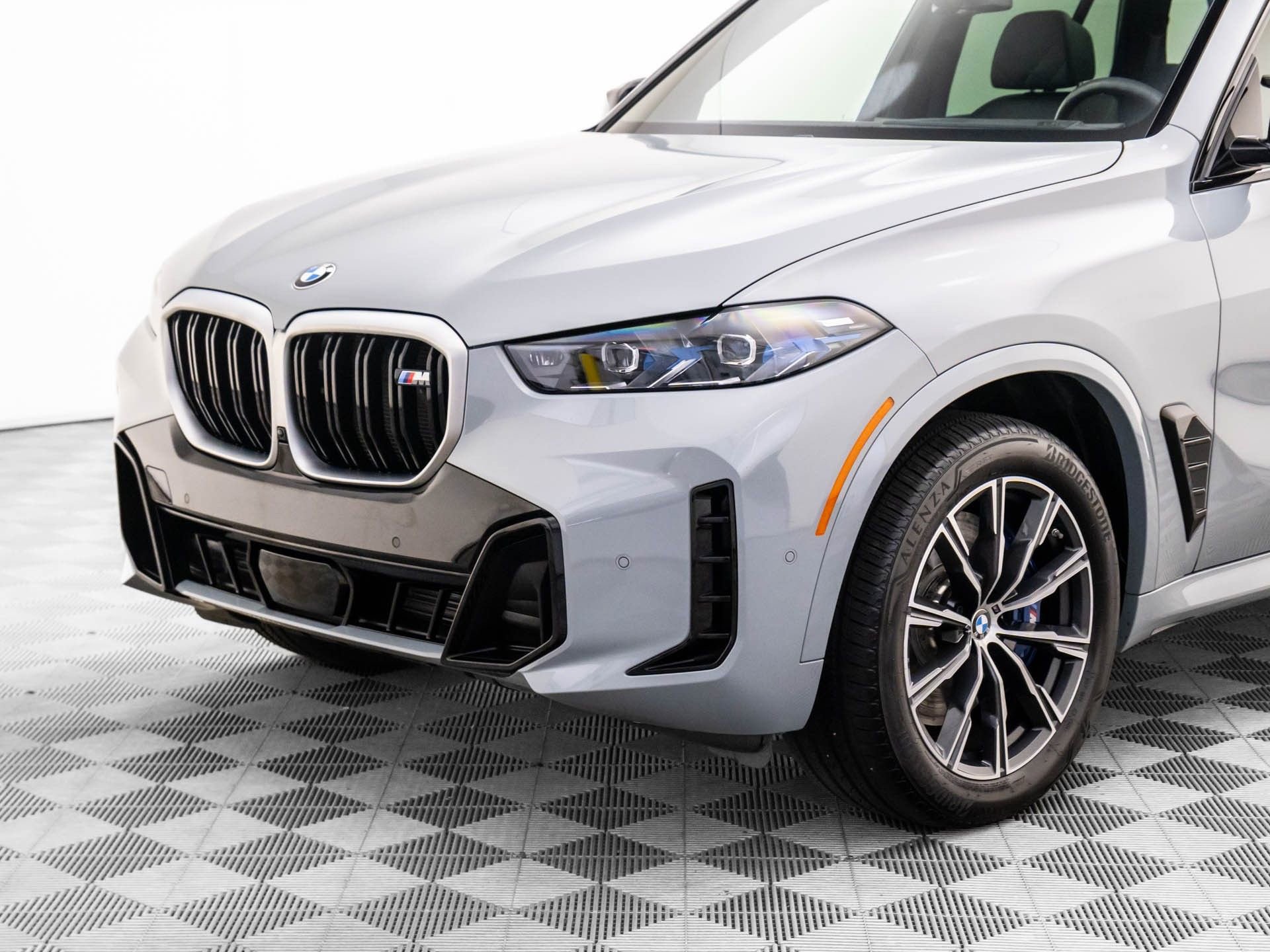 Certified 2025 BMW X5 M60i image 38