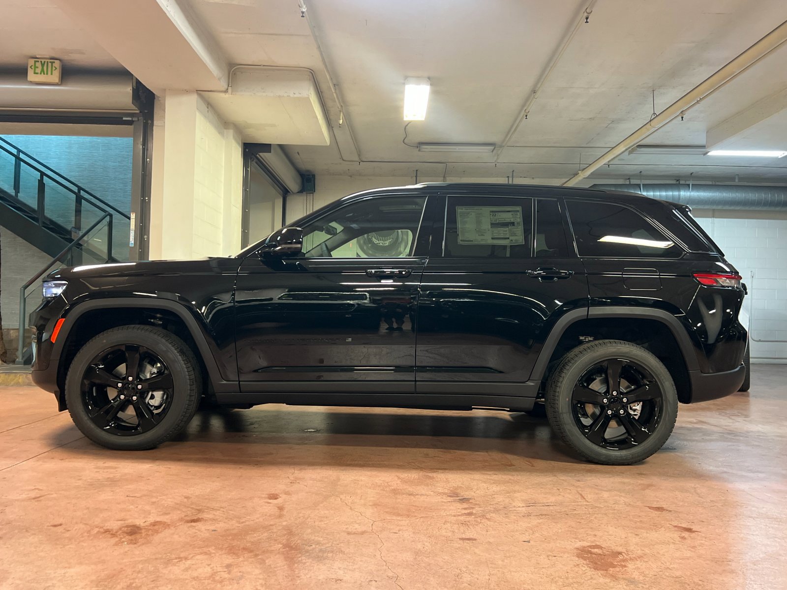 New 2025 Jeep Grand Cherokee Limited image 2