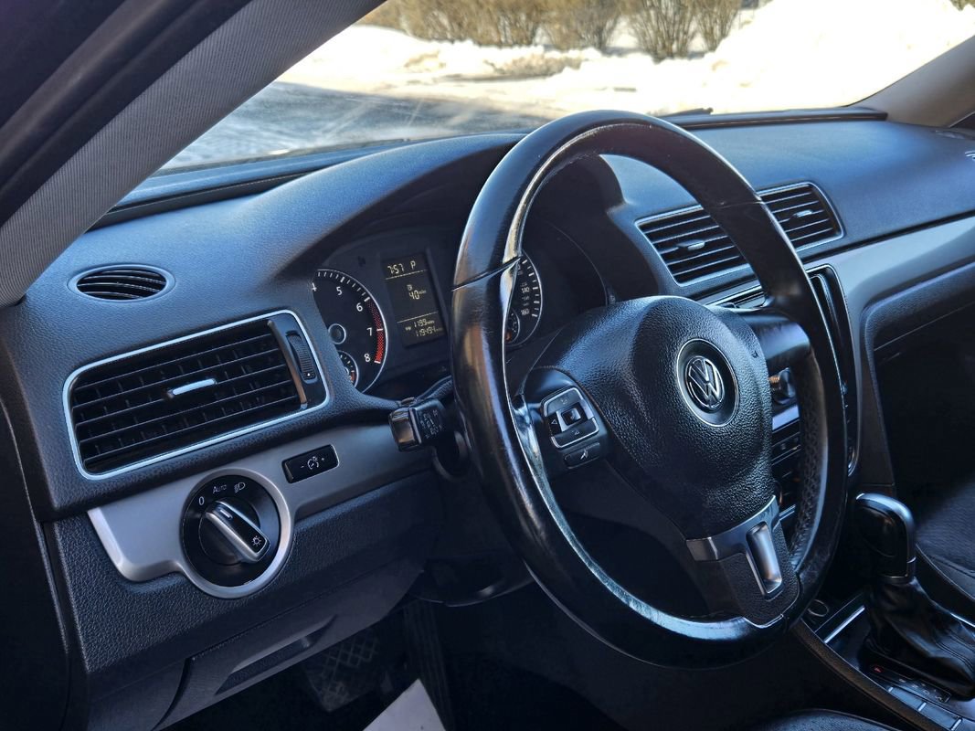 Used 2014 Volkswagen Passat 2.5 S image 12