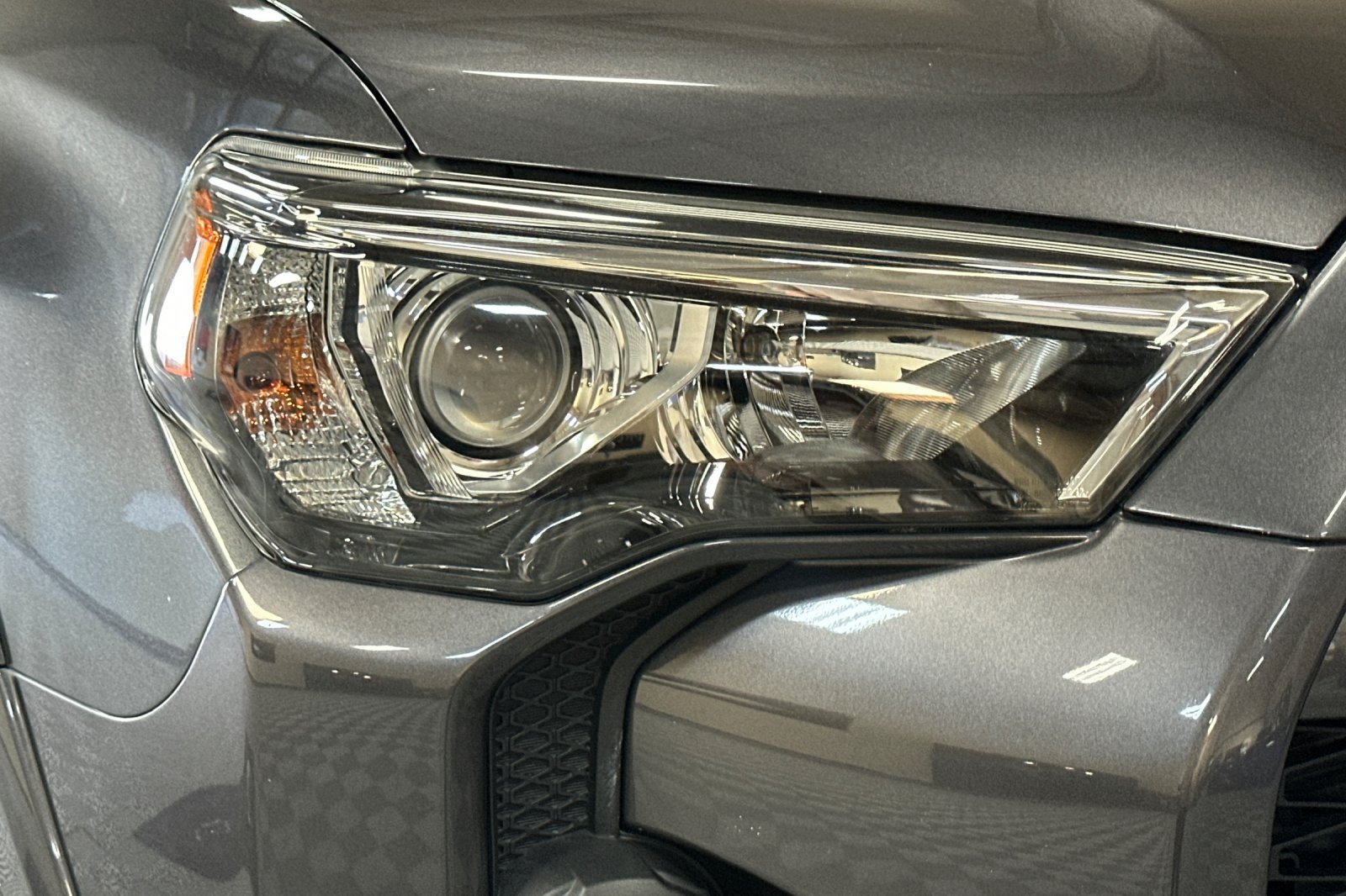 Used 2018 Toyota 4Runner SR5 AWD/4WD image 44