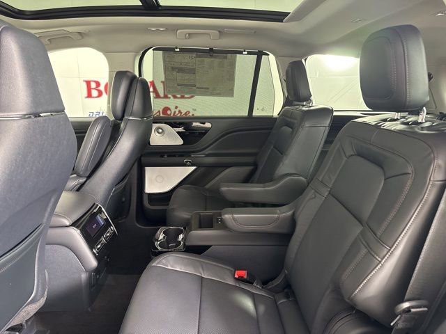New 2025 Lincoln Aviator Reserve w/ Luxury Package image 17