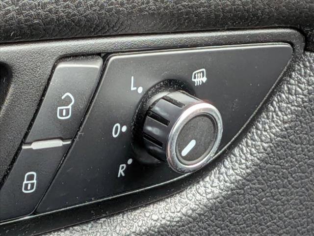Used 2013 Volkswagen Passat 2.5 SE FWD image 12