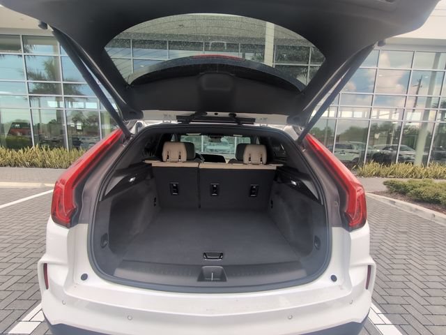 Used 2024 Cadillac XT4 Luxury w/ Cold Weather Package FWD image 29
