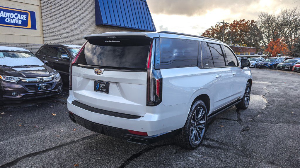 Used 2022 Cadillac Escalade ESV Sport Platinum w/ Heavy-Duty Trailer Package image 14