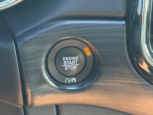 Used 2021 Jeep Grand Cherokee Laredo X AWD/4WD image 18