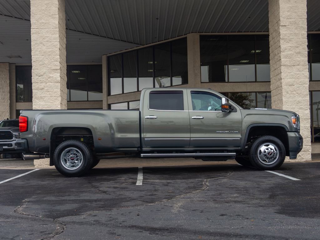 Used 2018 GMC Sierra 3500 Denali w/ Duramax Plus Package image 4