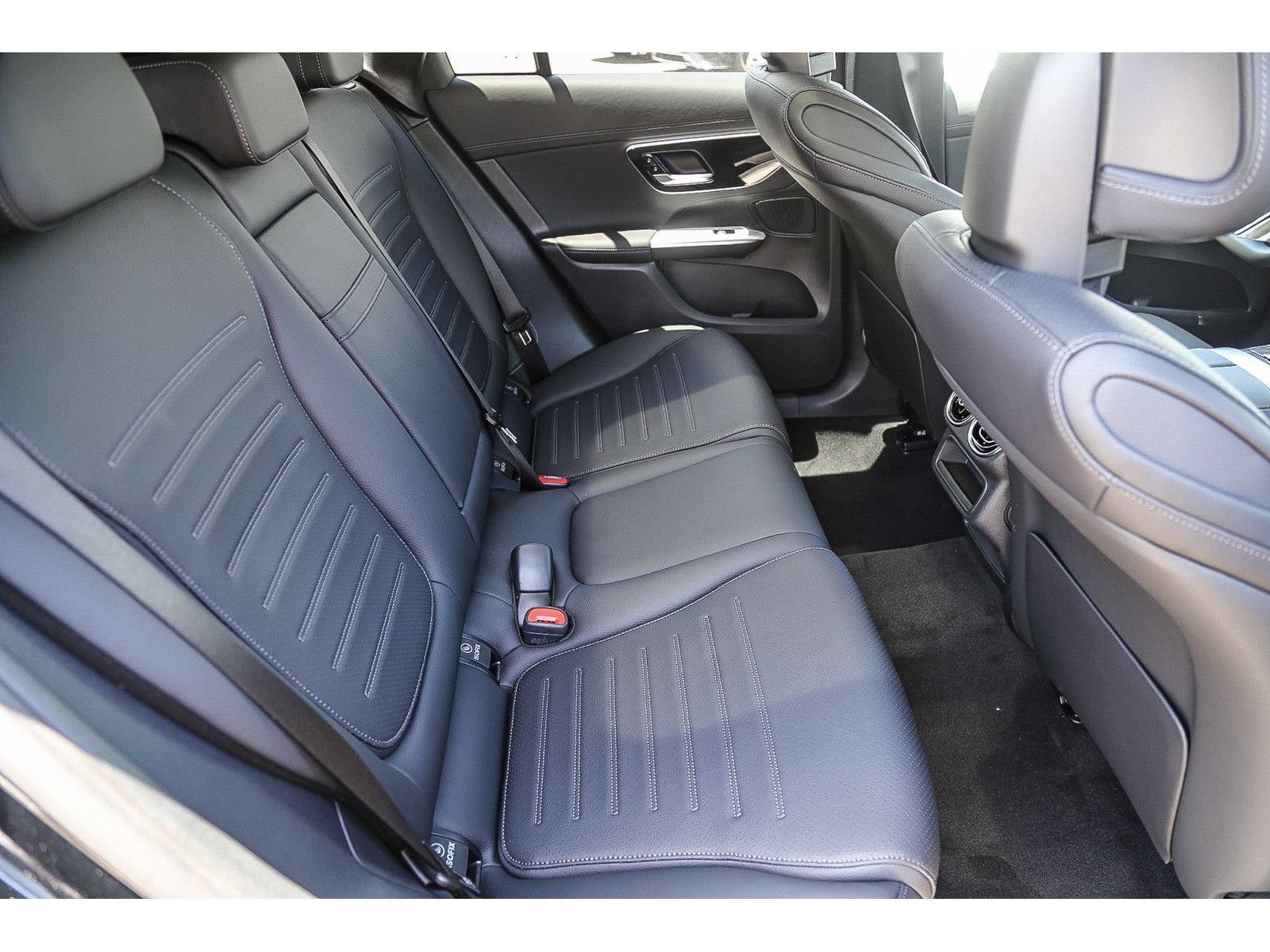 New 2026 Mercedes-Benz GLC 300 4MATIC image 16