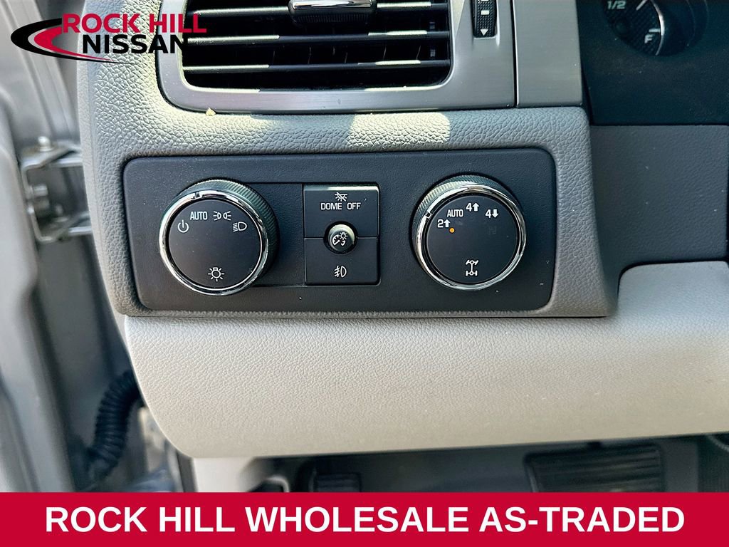 Used 2011 Chevrolet Avalanche LT AWD/4WD image 9