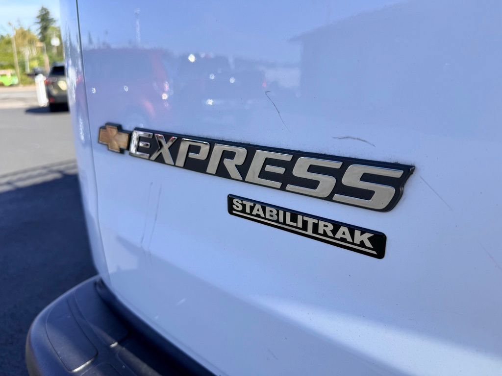 Used 2015 Chevrolet Express 3500 RWD image 9