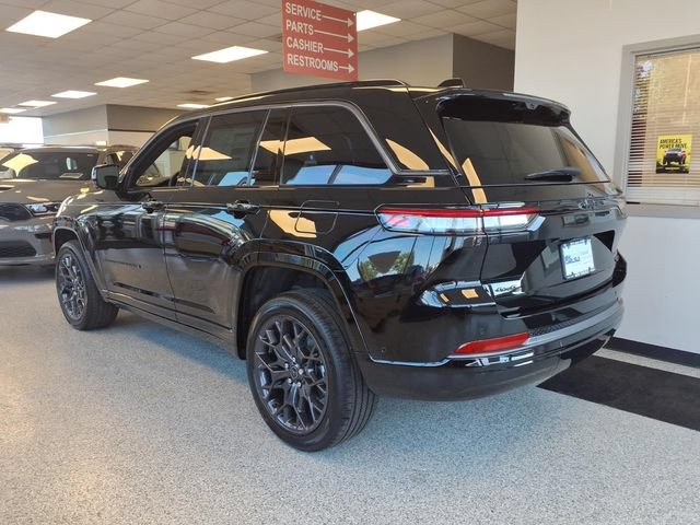 New 2027 Jeep Grand Cherokee Summit w/ Obsidian Package AWD/4WD image 4