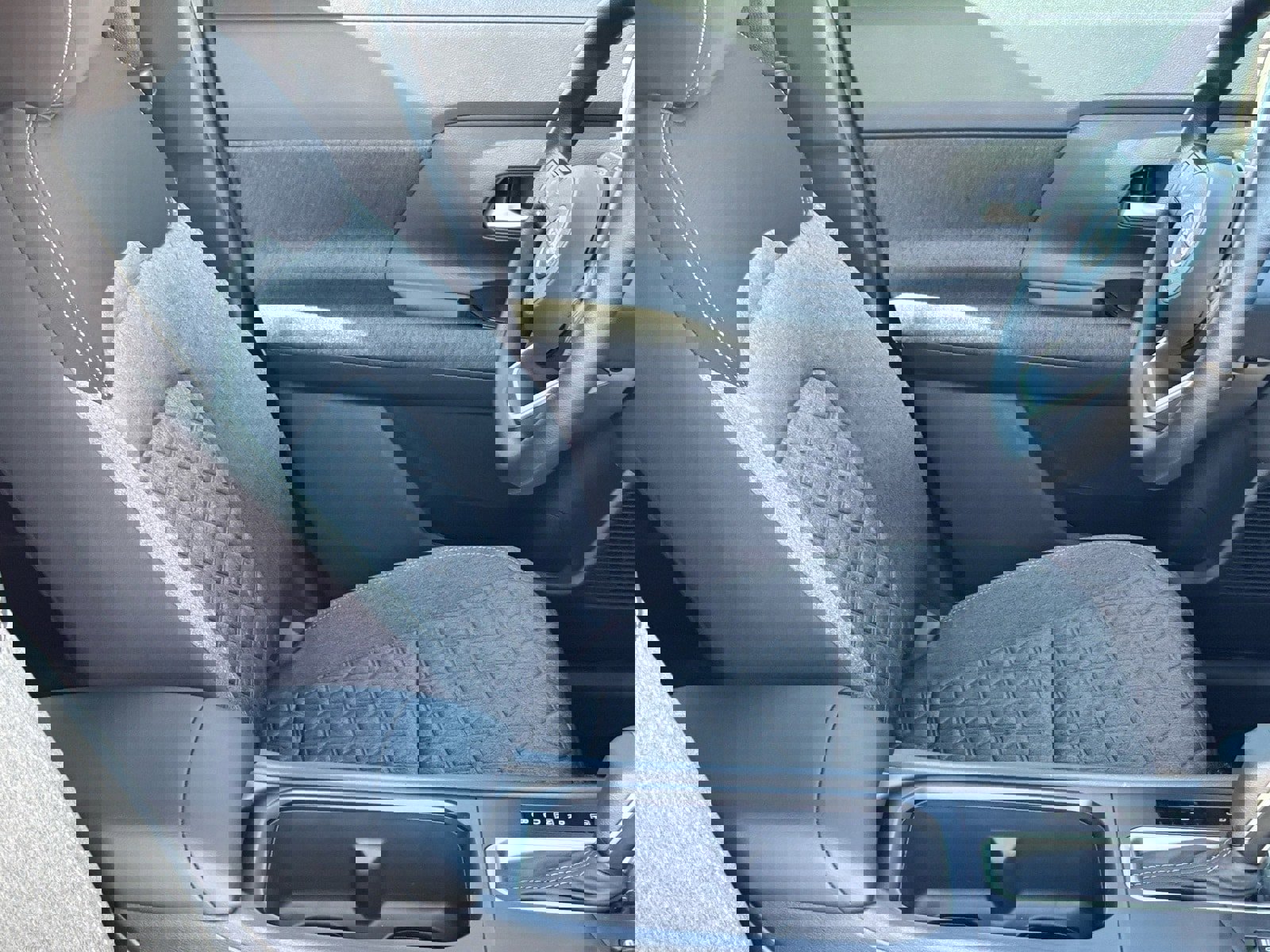 New 2026 Nissan Kicks SV image 12