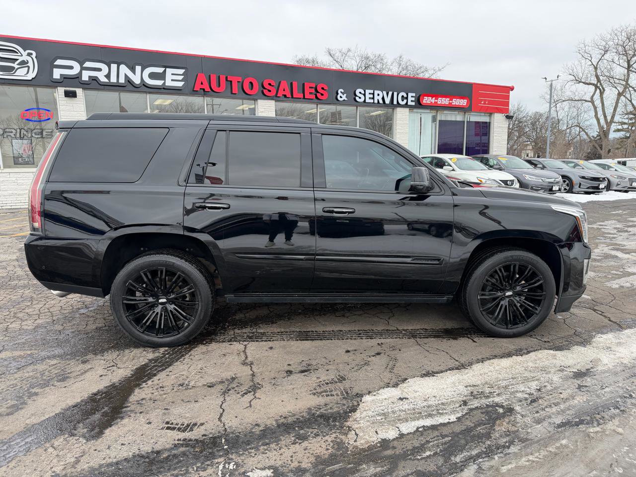 Used 2018 Cadillac Escalade Premium Luxury RWD image 8