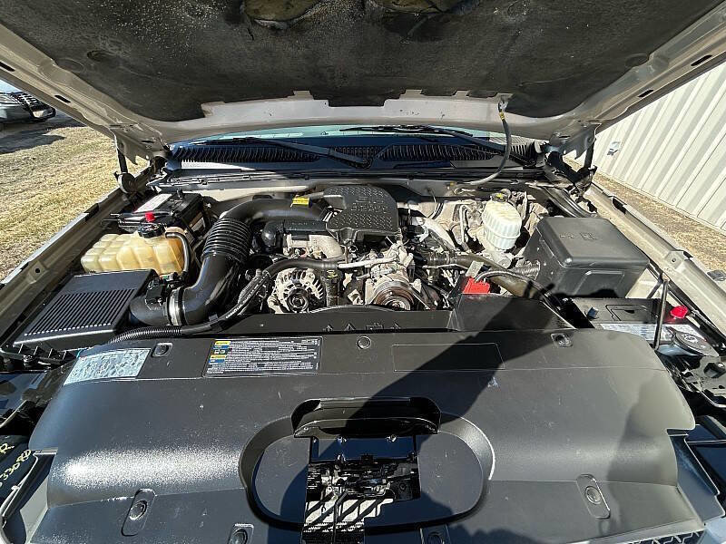 Used 2004 Chevrolet Silverado 3500 4x4 Extended Cab w/ Heavy-Duty Power Package image 55