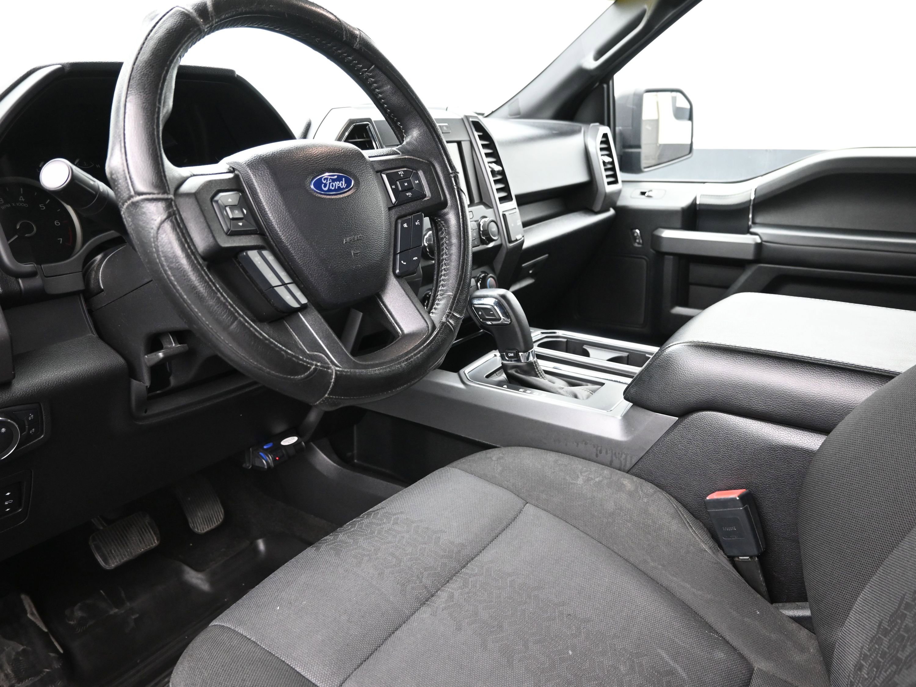 Used 2020 Ford F150 XLT w/ Equipment Group 302A Luxury image 10