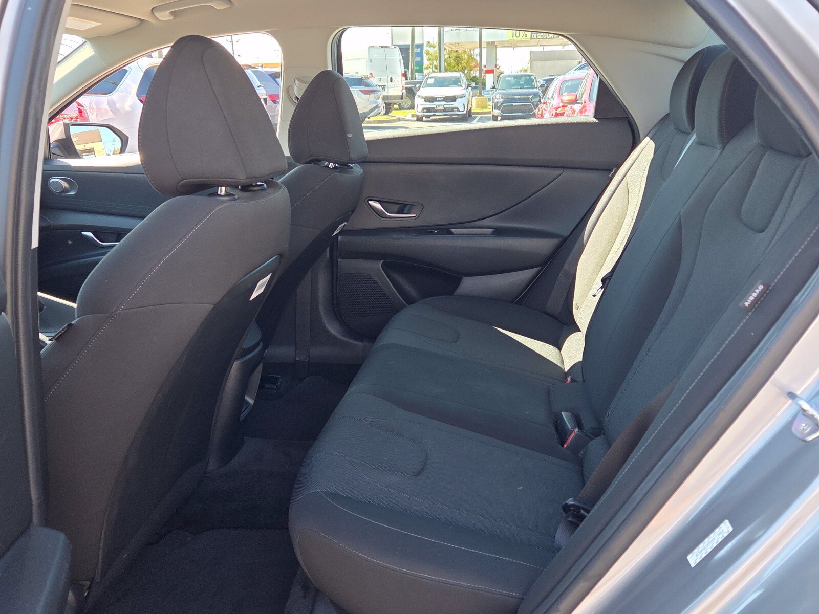 Used 2024 Hyundai Elantra SE FWD image 6