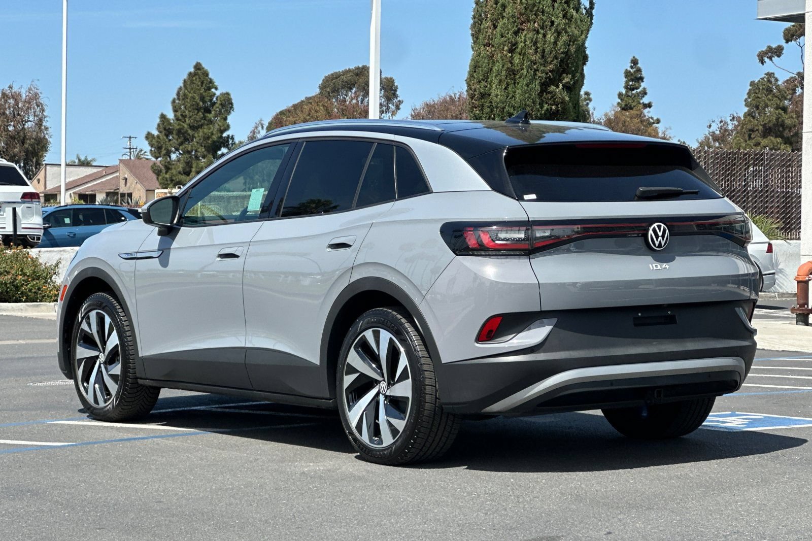 Used 2021 Volkswagen ID.4 Pro S w/ Gradient Package AWD/4WD image 6