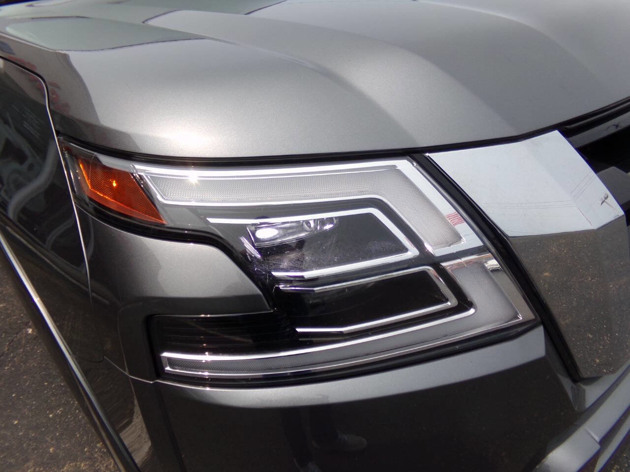 Used 2023 Nissan Armada SV image 54