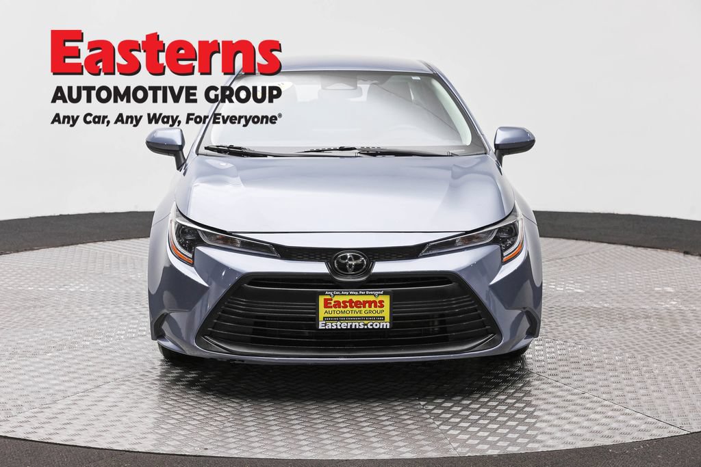 Used 2024 Toyota Corolla LE FWD image 2