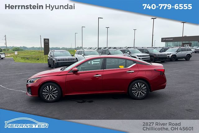 Used 2023 Nissan Altima 2.5 SV FWD image 4