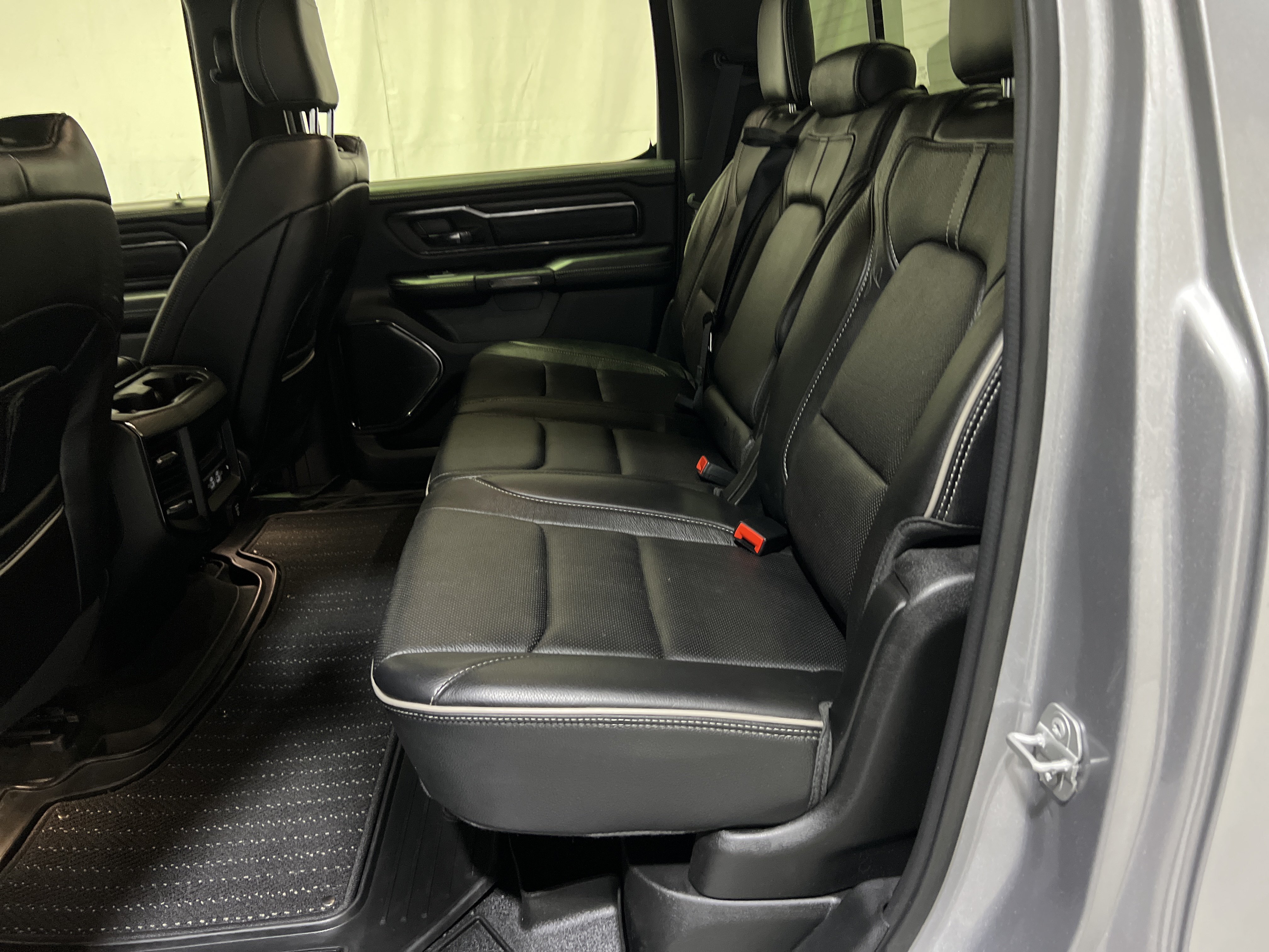 Used 2022 RAM 1500 Limited w/ Night Edition AWD/4WD image 21