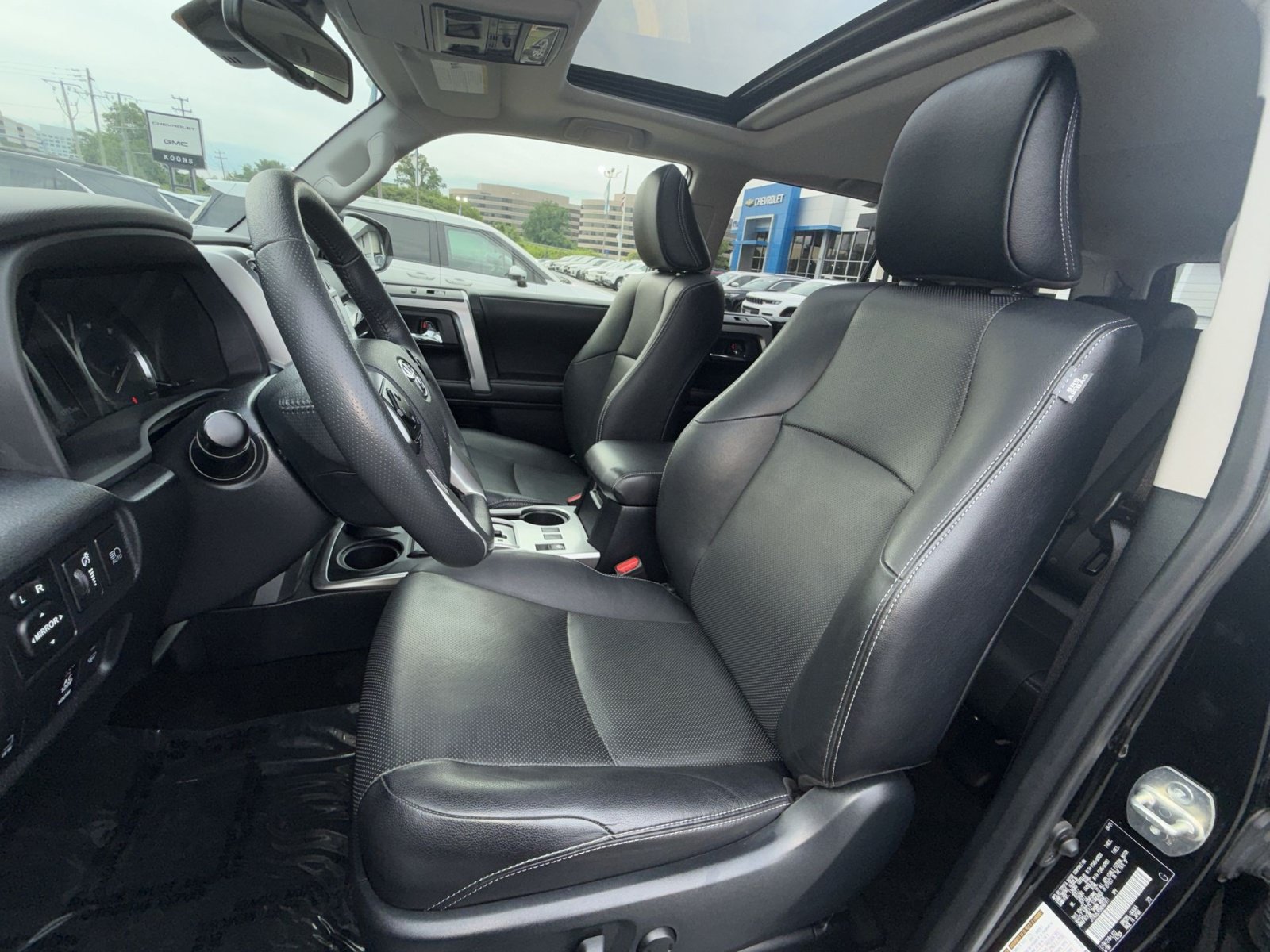 Used 2022 Toyota 4Runner Limited AWD/4WD image 13
