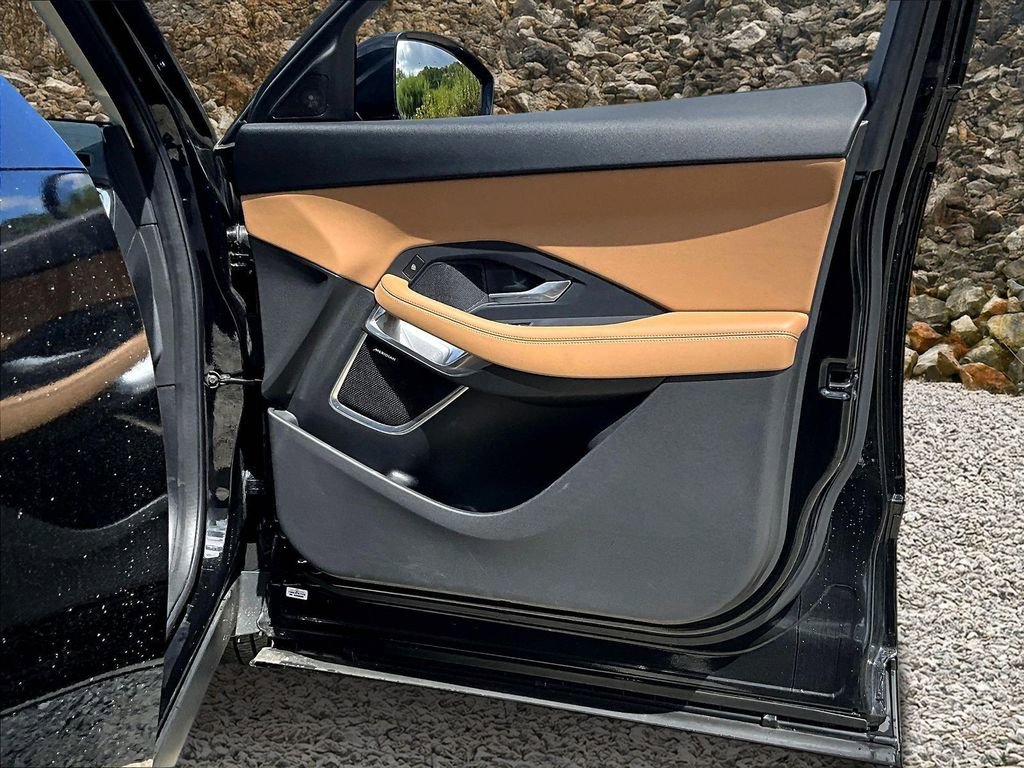 Used 2022 Jaguar E-PACE SE image 23