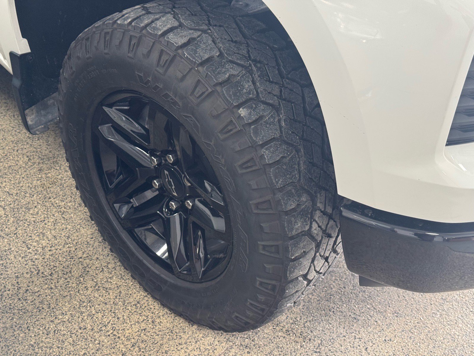 Used 2024 Chevrolet Silverado 1500 LT Trail Boss w/ Convenience Package II image 4