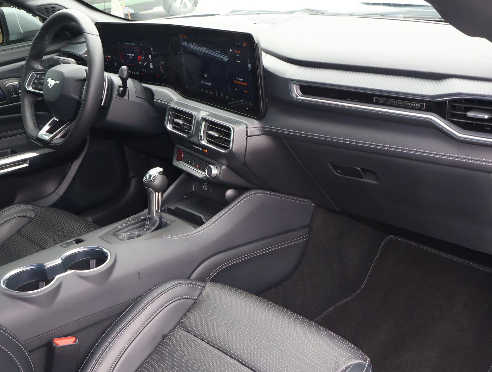 Used 2024 Ford Mustang GT Premium image 17