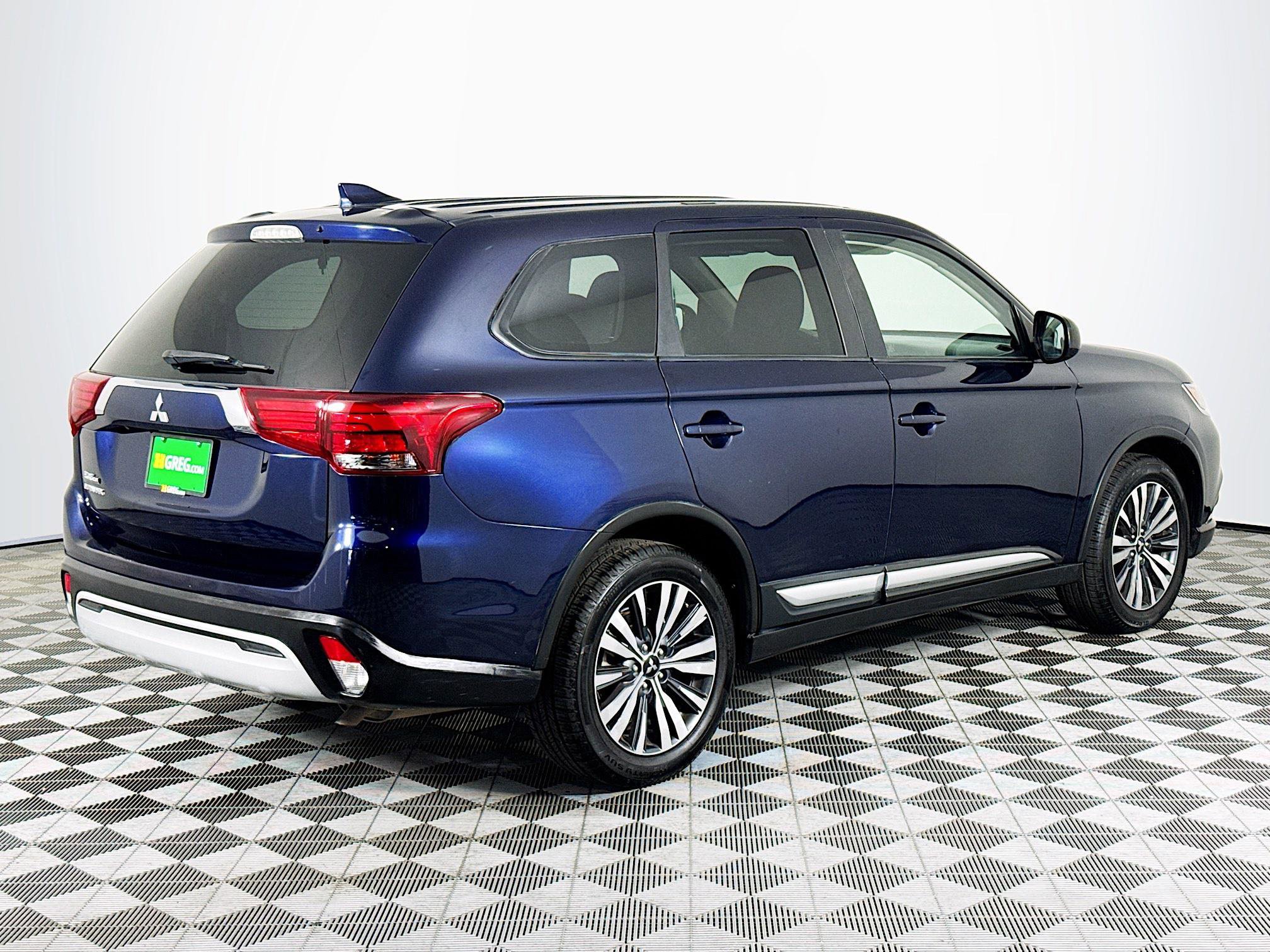Used 2020 Mitsubishi Outlander ES image 10