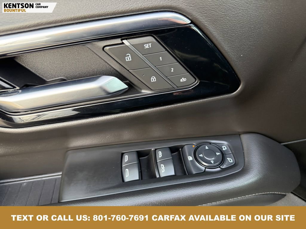 Used 2025 Chevrolet Suburban Z71 image 22