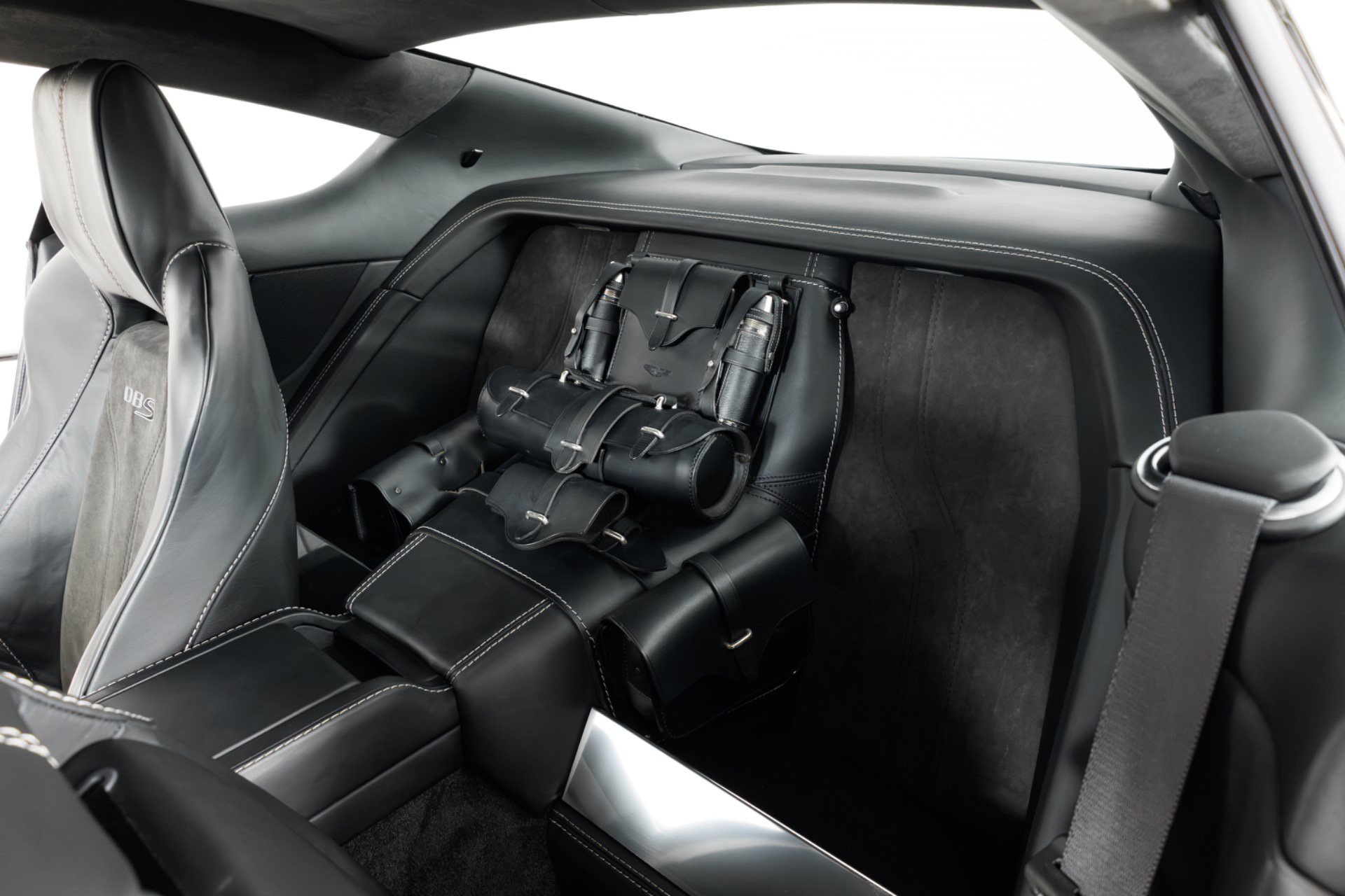 Used 2009 Aston Martin DBS Coupe RWD image 41