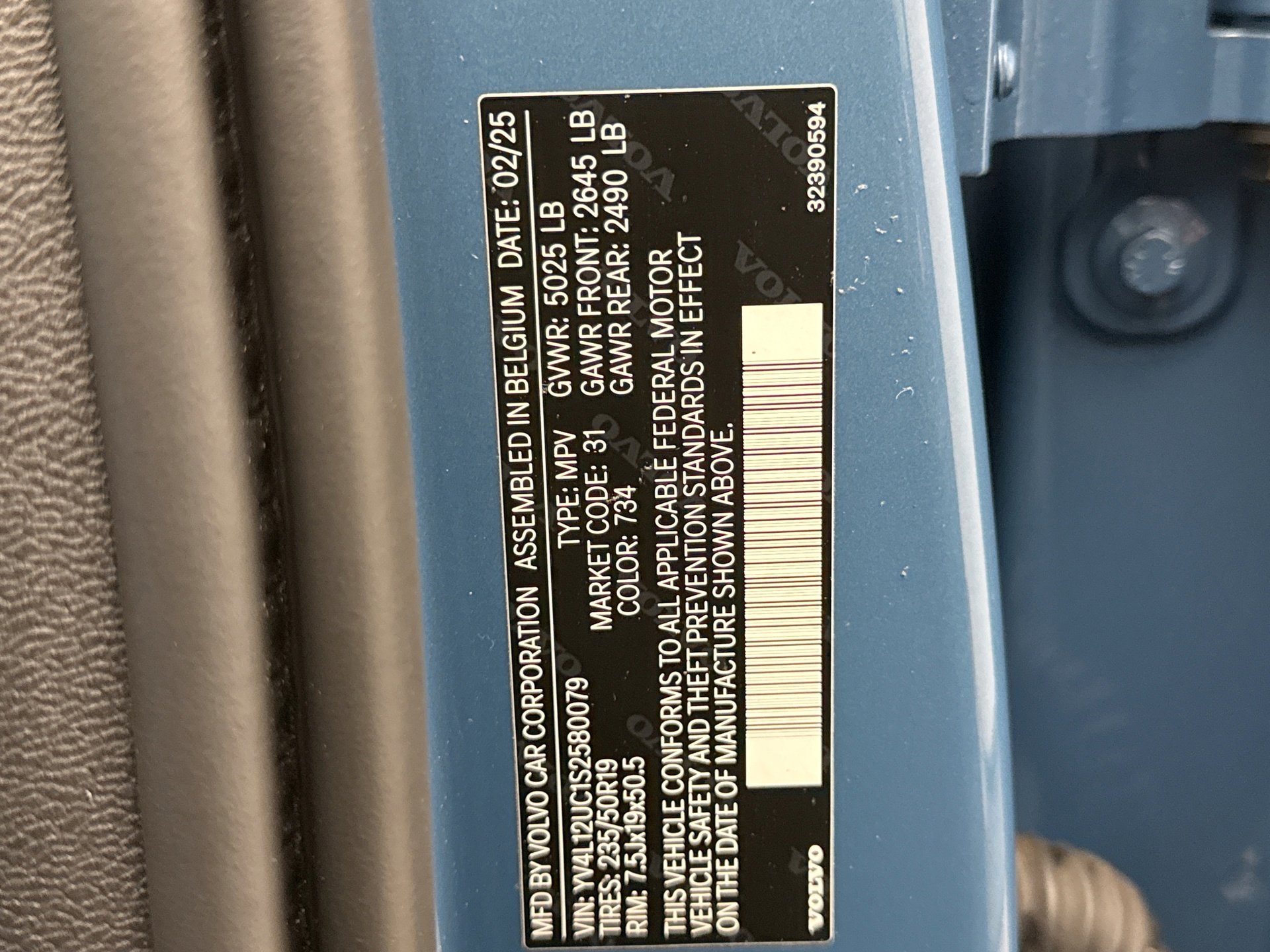 Used 2025 Volvo XC40 B5 Plus image 25