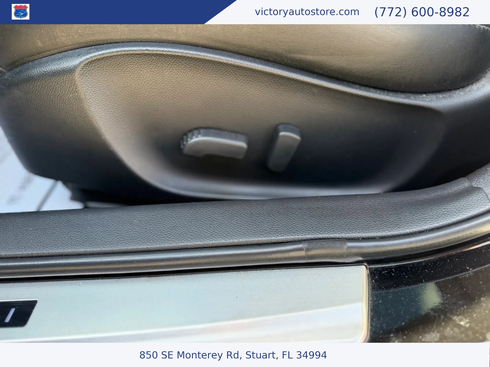 Used 2015 INFINITI Q40 w/ Moonroof Package RWD image 18